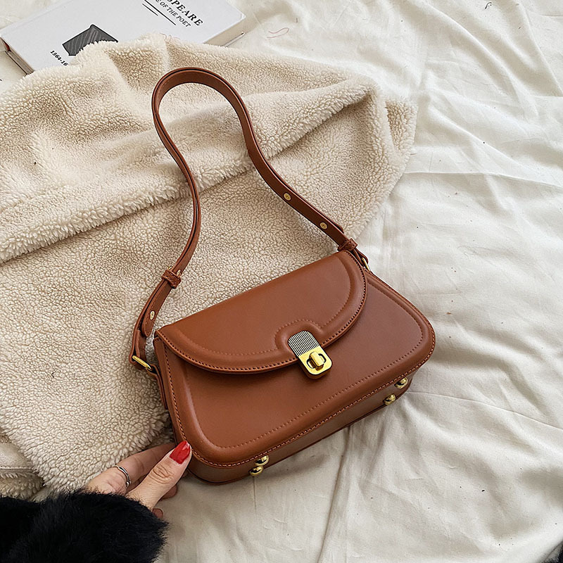 O1CN01wEIFG81Z6ST2SzqbI_!!2215593623145-0-cib small square bag - Image 1