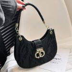 Cute Shell Bag for Women - Image 3