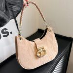 Cute Shell Bag for Women - Image 4