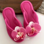 Women's New Summer Fashion Flats Soft Bottom Beach Slippers - Image 2