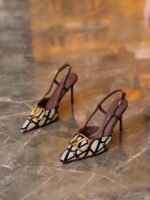 Women's V-buckle high-heeled shoes - Image 5