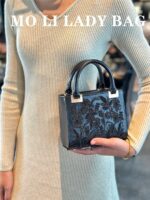 Embroidered Pearl Fashion Hand-Held Crossbody Bag - Image 4