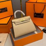 Large Capacity Shoulder Crossbody Bag for Women - Image 17