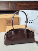 Coach Leather Versatile Handbag - Image 5
