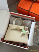 Fashionable Genuine Leather Palm Print Kelly Bag - Image 4
