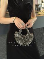 Hand-woven pearl crescent gold bead dumpling handbag - Image 3
