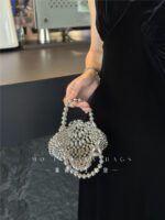 Hand-woven pearl crescent gold bead dumpling handbag - Image 6