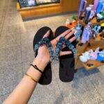 High-End Non-Slip Wedge-Heeled Thick-Soled Flip-Flops for Women - Image 3